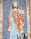 In der Hauptaltarmitte der Pfarrkirche Unterlamm steht die Statue die Kaiser Heinrich II. zeigt.