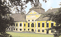Das Barockschloss Kirchberg mit dem prachtvollen Fassadendekor.